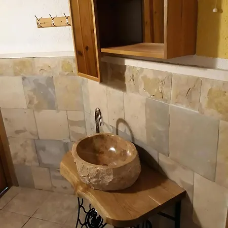 In Mit Terrasse Apartment Betina (Sibenik-Knin)